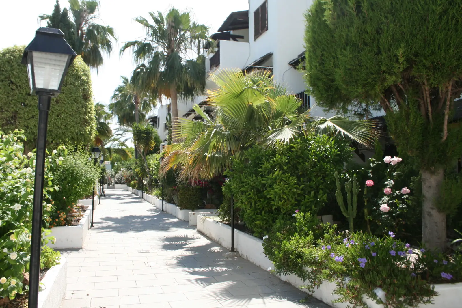 Osiedle bez ruchu samochodowego apartamentów Marino, w pierwszej linii plaży Las Fuentes